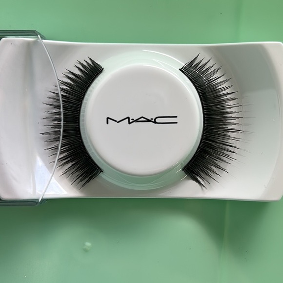 Mac Lashes . Brand new - Picture 3 of 3